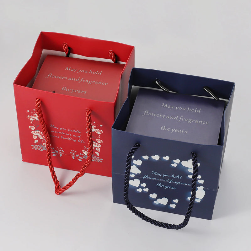 EternalLove — Necklace with Rotating Rose Box